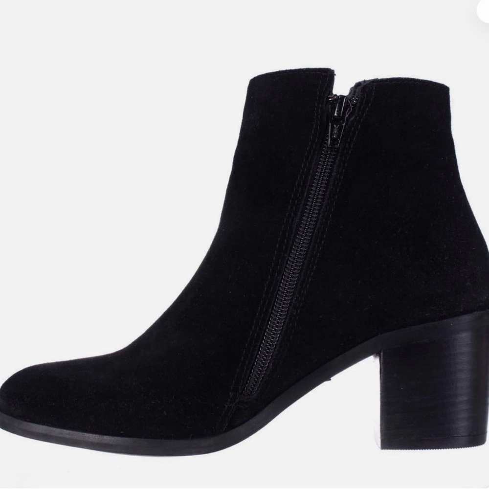 Reaction Kenneth Cole Black Heeled Boots